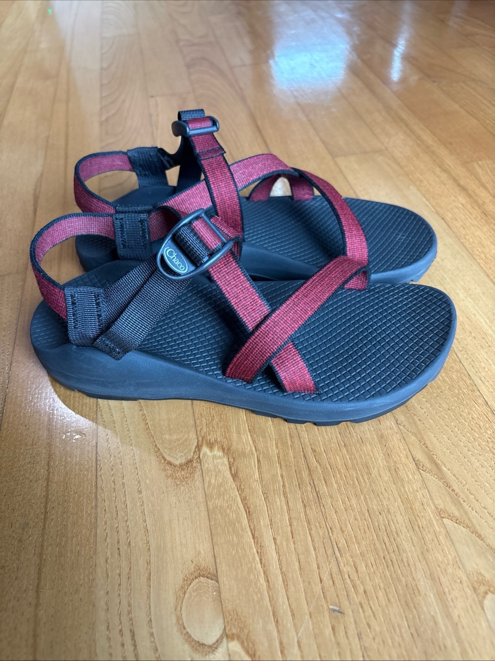 Chaco Women’s Z/1 Classic Sandals Red Black Gray Hiking Z1 Vibram Shoes Size 9
